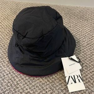 Reversible bucket, hat, black and fuchsia Zara size small